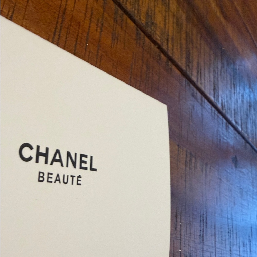 CHANEL Hair Clip Trio - Red, Cream, Black - Picture 10 of 10